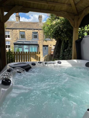 Holmfirth Hideout